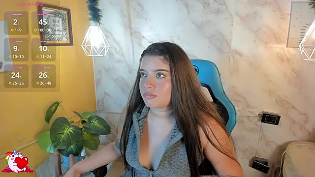 Snapshot of Lia_little18 chatting on 05.01.26 Lia little18 online show from 05.01.26