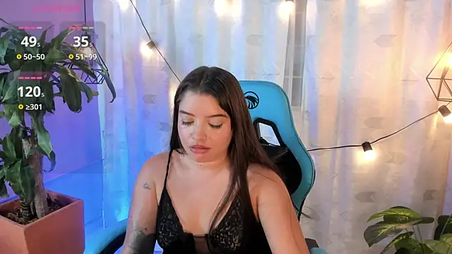 Snapshot of Lia_little18 chatting on 05.15.26 Lia little18 online show from 05.15.26