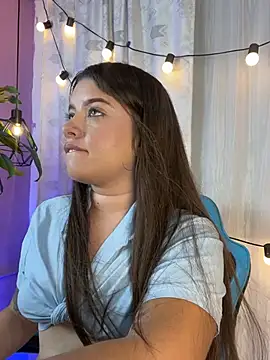 Snapshot of Lia_little18 chatting on 05.21.26 Lia little18 online show from 05.21.26