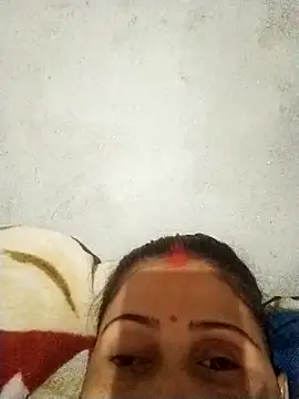 Snapshot of Bhavya_Bhan chatting on 12.16.25 Bhavya Bhan online show from 12.16.25