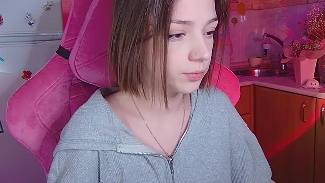 PamBeesly online show from 04.08.26