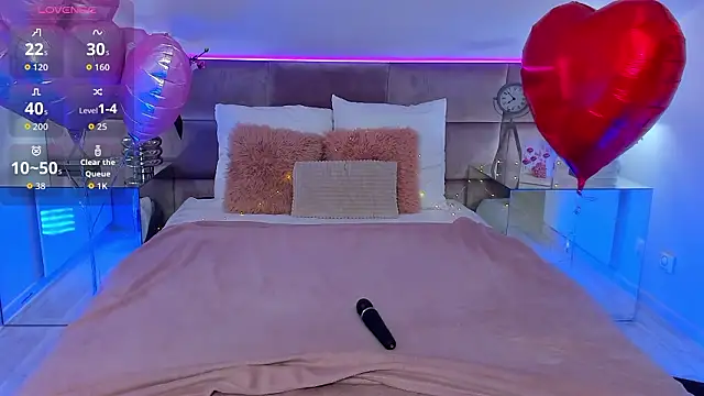 Snapshot of SusanBlair chatting on 02.18.26 SusanBlair online show from 02.18.26