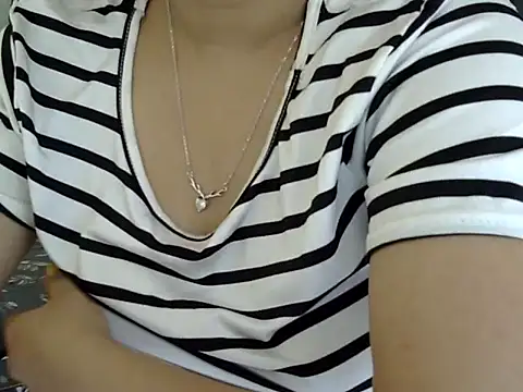 Snapshot of Shanaya1 chatting on 03.07.25 Shanaya1 online show from 03.07.25