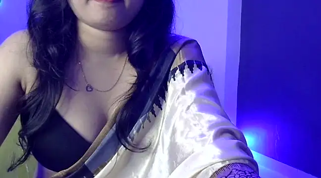 Snapshot of Shanaya1 chatting on 03.17.25 Shanaya1 online show from 03.17.25