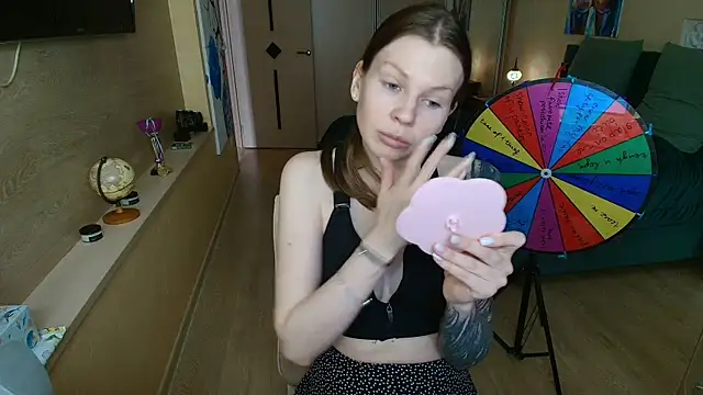 Snapshot of ReginaSparkle chatting on 06.02.26 ReginaSparkle online show from 06.02.26