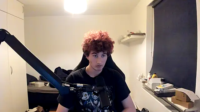 Snapshot of KawaiiMinaUwU chatting on 01.22.25 KawaiiMinaUwU online show from 01.22.25