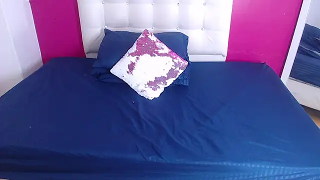 tinyy whore18 online show from 10.22.25