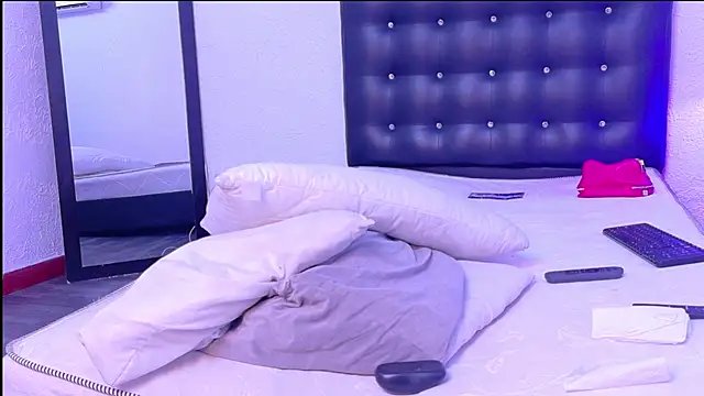 tinyy whore18 online show from 03.18.26