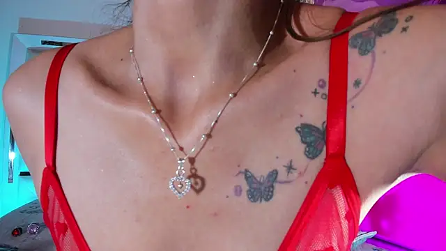 Snapshot of emili_clark chatting on 02.12.26 emili clark online show from 02.12.26