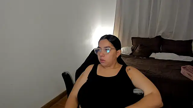 brithany olson25 online show from 11.26.25