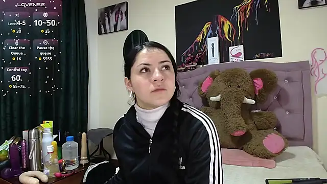 Emmie Hot online show from 09.22.25