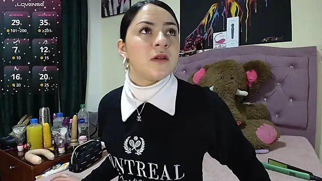 Emmie Hot online show from 10.10.25