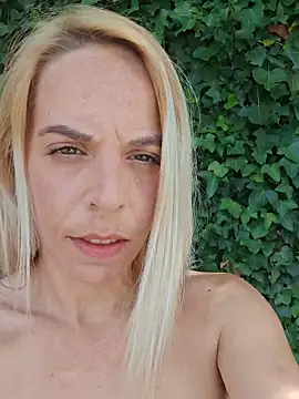 Snapshot of SweetyNinaOff1 chatting on 05.29.26 SweetyNinaOff1 online show from 05.29.26