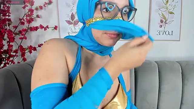 Snapshot of Ayha_khalaf chatting on 01.27.25 Ayha khalaf online show from 01.27.25