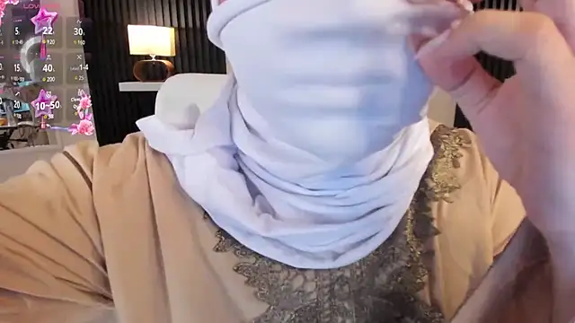 Snapshot of Ayha_khalaf chatting on 03.17.25 Ayha khalaf online show from 03.17.25
