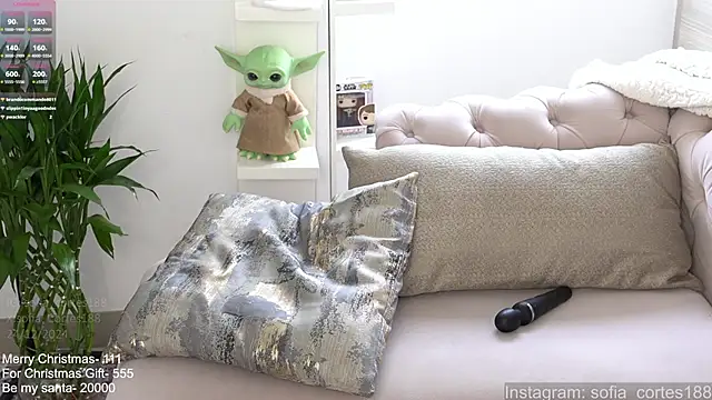 Snapshot of tatiana__cortes18 chatting on 12.24.24 tatiana  cortes18 online show from 12.24.24