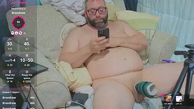 Snapshot of Dadbod4you chatting on 05.07.26 Dadbod4you online show from 05.07.26