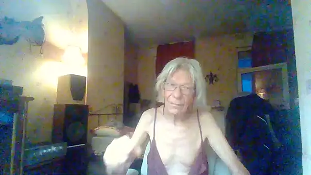 Snapshot of rosanetrav chatting on 07.17.26 rosanetrav online show from 07.17.26