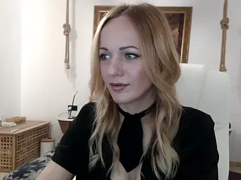 Snapshot of EllyaDiamond chatting on 01.29.25 EllyaDiamond online show from 01.29.25