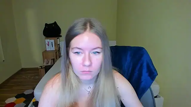 EmilyPaw online show from 02.14.25