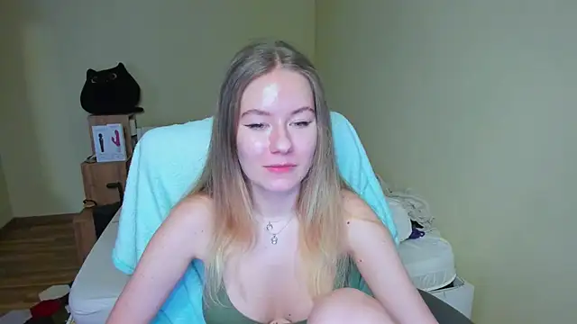 EmilyPaw online show from 03.08.25