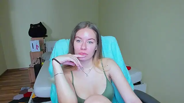 EmilyPaw online show from 03.23.25