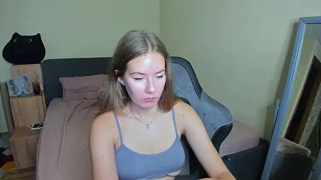 EmilyPaw online show from 09.12.25