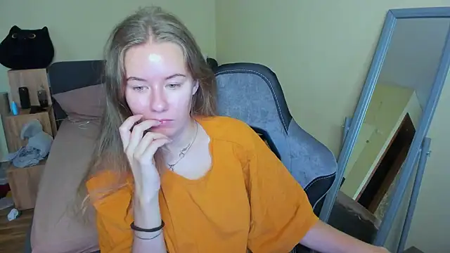 EmilyPaw online show from 09.20.25