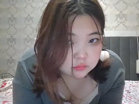 Snapshot of elysiann3 chatting on 02.01.25 elysiann3 online show from 02.01.25