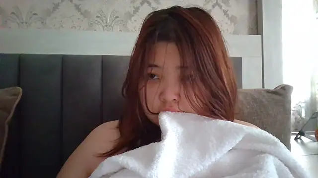 Snapshot of elysiann3 chatting on 02.25.25 elysiann3 online show from 02.25.25