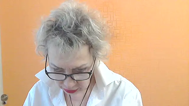 NessyJenixs online show from 03.17.26