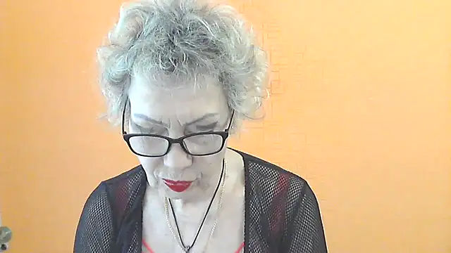 NessyJenixs online show from 04.09.26