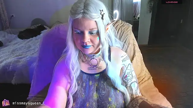 Snapshot of missmayaqueen chatting on 07.16.26 missmayaqueen online show from 07.16.26