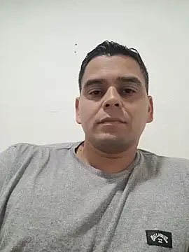 leandroc04 online show from 11.05.25