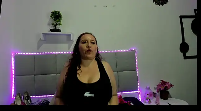 Madisson Housse online show from 03.15.25