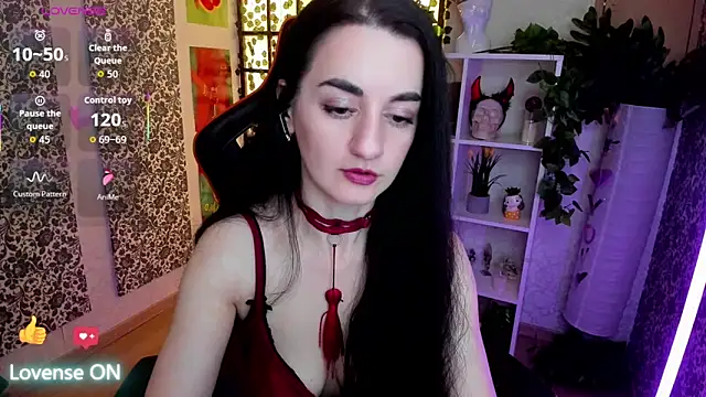 Snapshot of JessicaAlfo chatting on 05.12.26 JessicaAlfo online show from 05.12.26