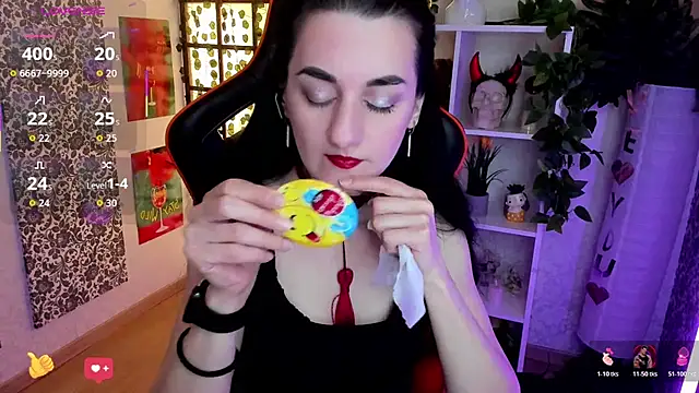 Snapshot of JessicaAlfo chatting on 05.19.26 JessicaAlfo online show from 05.19.26