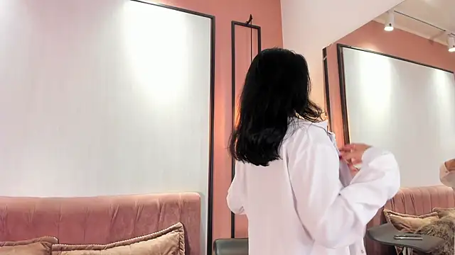 Snapshot of fiorella_paris chatting on 03.06.25 fiorella paris online show from 03.06.25