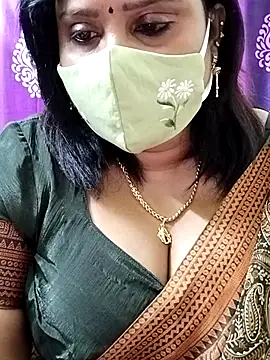 Queenflowerr online show from 10.25.25