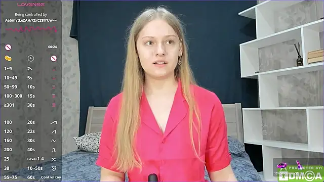 Snapshot of onelovelyalice chatting on 02.13.25 onelovelyalice online show from 02.13.25