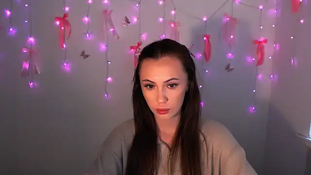 Nikonara Love online show from 12.16.25