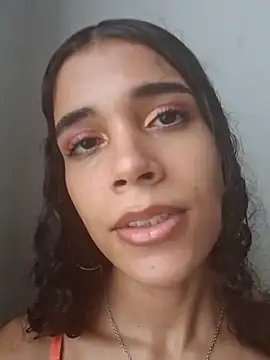 Snapshot of novinhatransexy chatting on 02.04.25 novinhatransexy online show from 02.04.25