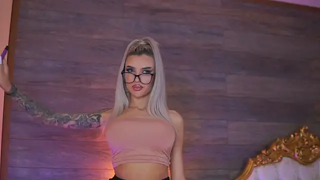 Juicy Jessye online show from 10.18.25