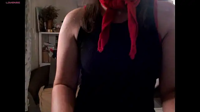 AdorahB3ll3 online show from 09.28.25