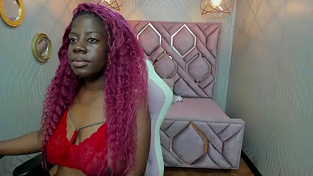 Snapshot of nefertiti_ebony chatting on 02.20.25 nefertiti ebony online show from 02.20.25