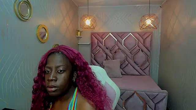 Snapshot of nefertiti_ebony chatting on 02.22.25 nefertiti ebony online show from 02.22.25