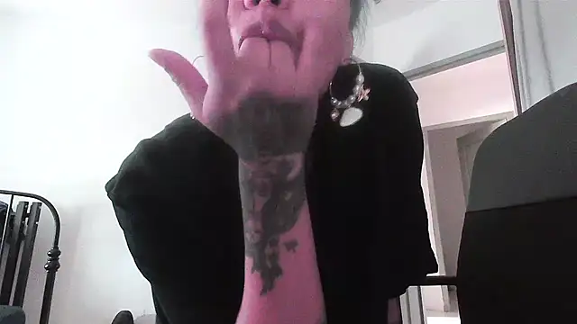 serena  vedette online show from 10.21.25