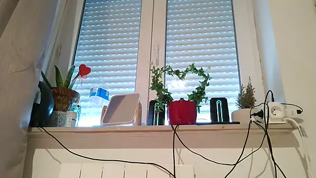 Snapshot of serena__vedette chatting on 03.17.26 serena vedette online show from 03.17.26