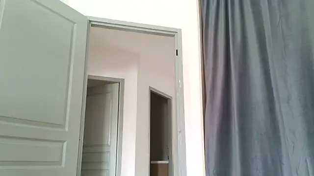 Snapshot of serena__vedette chatting on 04.16.26 serena vedette online show from 04.16.26