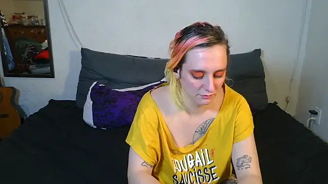 Snapshot of Evelan420 chatting on 10.21.25 Evelan420 online show from 10.21.25